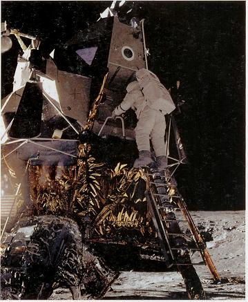 Astronomers, Astronuat Apollo 11 on Moon, Appollo 12 on Moon, The Moon, Earth Rise on Moon, Man Steps on Moon, Lunar Rover Apollo 15, Lunar Rock, Crater Copernicus on Moon, Astronomers 2, Surface of Moon, Crater Copernicus on Moon 2, Both sides of Moon, Earth Moon, Earth's only Satellite, the Moon, Cratered Moon, 