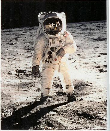 Earth Moon, Surface of Moon, Astronuat Apollo 11 on Moon, Crater Copernicus on Moon 2, Cratered Moon, Man Steps on Moon, Both sides of Moon, Astronomers 2, Earth Rise on Moon, Lunar Rover Apollo 15, The Moon, Lunar Rock, Appollo 12 on Moon, Crater Copernicus on Moon, Astronomers, Earth's only Satellite, the Moon, 